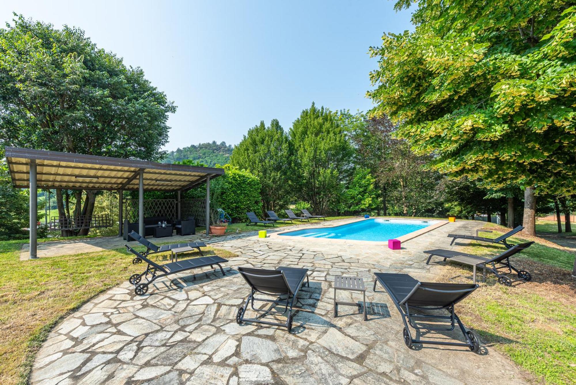 Villa Cornelia , Entire Villa With Private Pool Corneliano d'Alba Eksteriør bilde